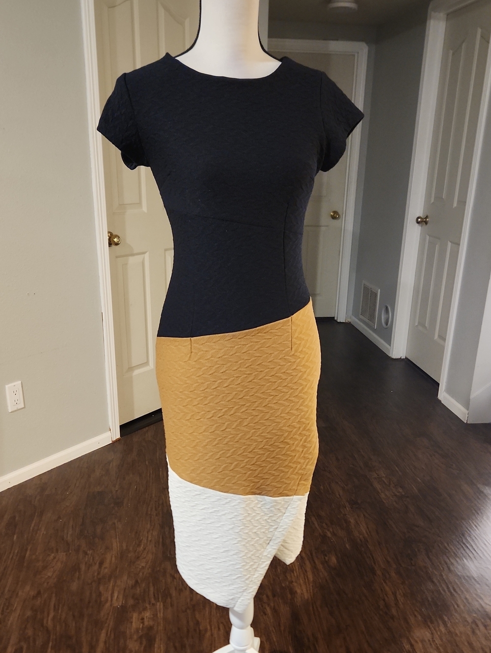NWOT Cato cable knit color block dress